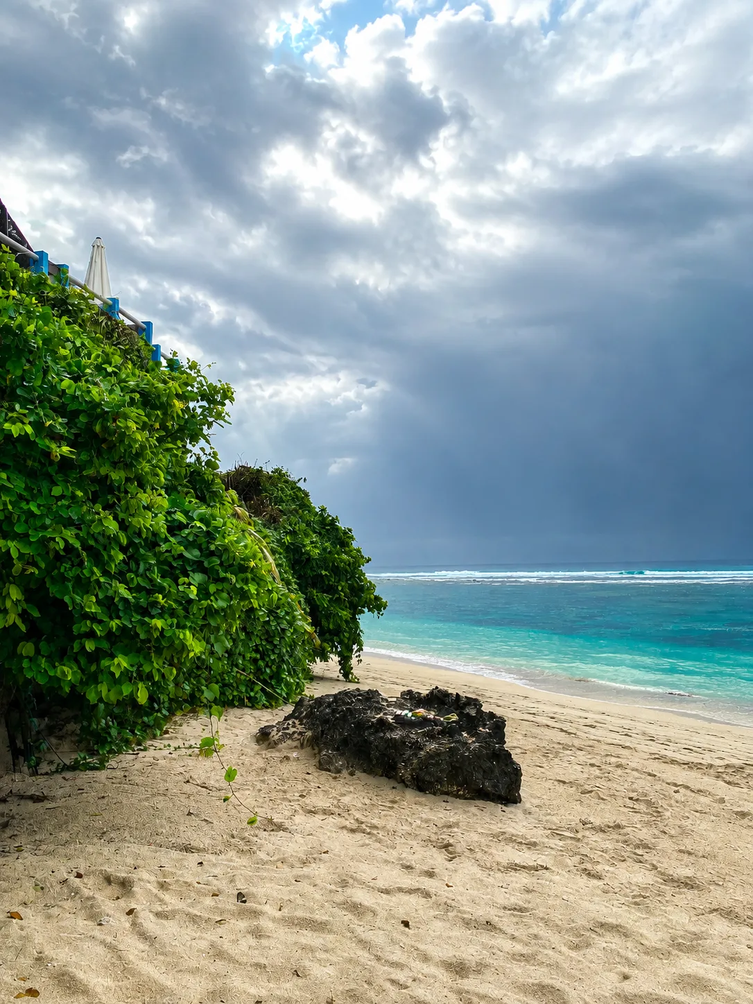 Pantai Gunung Payung